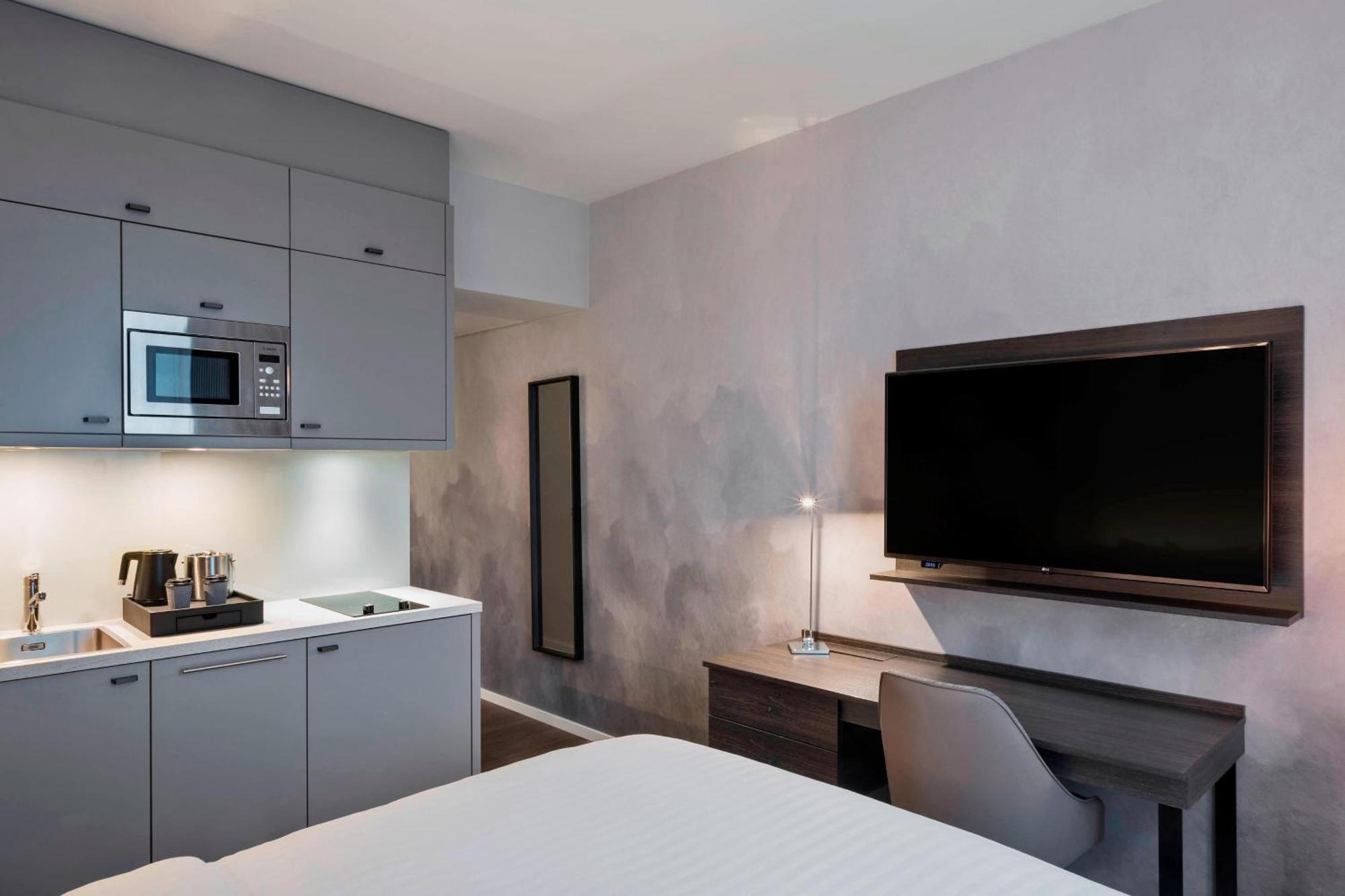 By Marriott Frankfurt Center 4*